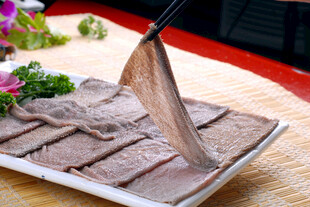 鲜切牛肉片美味诱人
