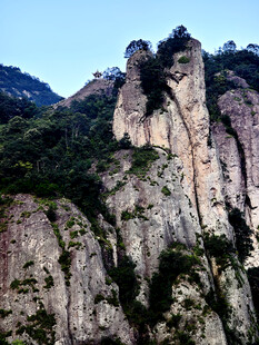 陡峭嶙峋的壮丽山景