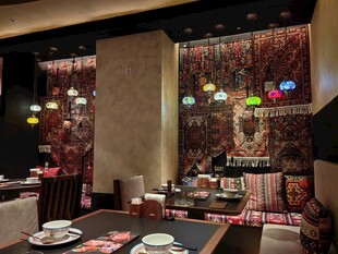 温馨雅致的餐厅用餐环境