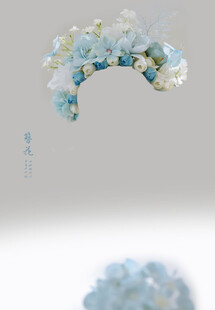 蓝色花卉