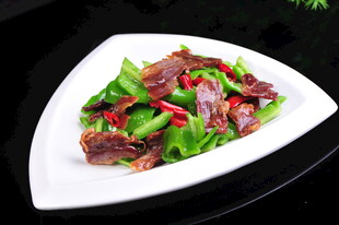 尖椒炒牛肉片