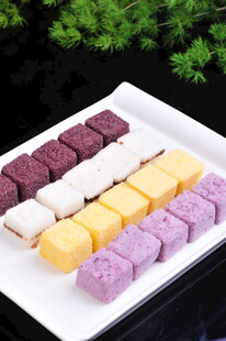 多彩美味糕点拼盘