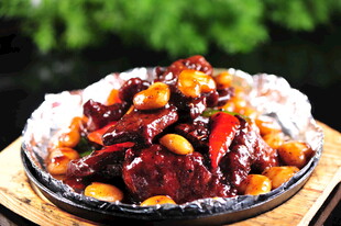 铁板红烧牛肉 