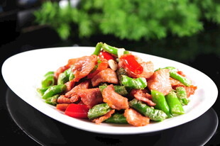 青椒红椒炒肉片