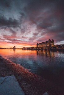湖畔日落美景