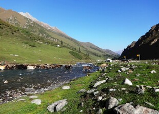 山间河谷美景