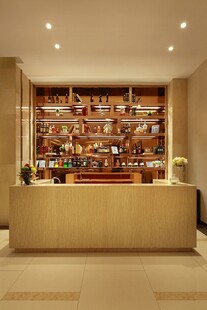 现代风格酒店大堂接待区