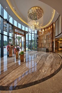 豪华酒店大堂优雅空间