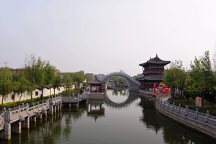 江南水乡古桥楼阁美景