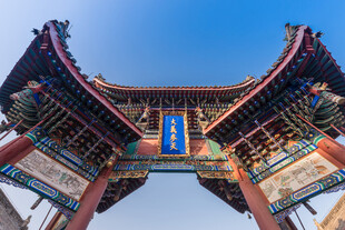 中式古典牌坊建筑特写