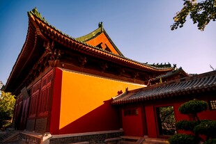 古色古香的中式庙宇建筑