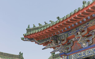 中式古建筑屋檐一角