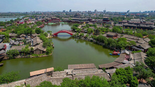 俯瞰古色古香水乡景致