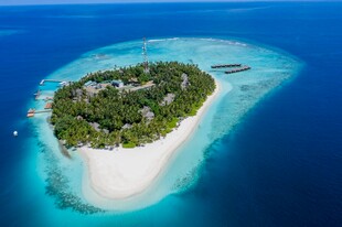 美丽海上小岛风光