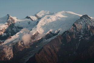 壮丽雪山景观