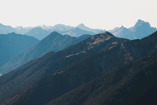 壮丽山峦风景