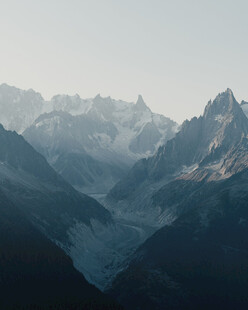 壮丽巍峨的高山景观