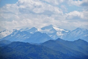 壮丽雪山风景