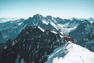 壮丽雪山景观