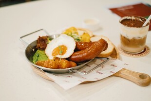 美味丰盛的西式早餐拼盘