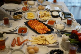 丰盛餐桌美食盛宴