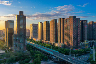 城市高楼与道路美丽景致