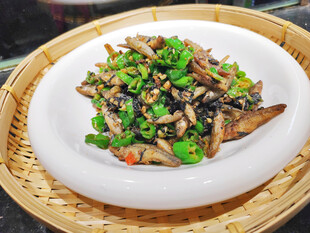 小炒鱼仔