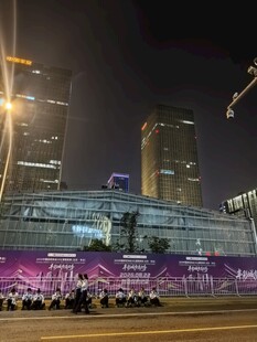城市夜晚街道景象