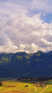 山间草原美景