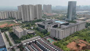 城市建筑群俯瞰景观