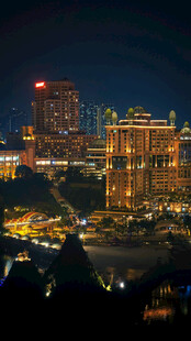 城市璀璨夜景俯瞰图