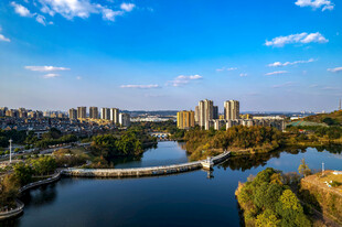 城市河畔风光美景
