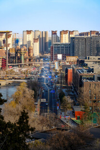 城市河畔风光与建筑景观