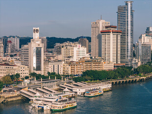 滨水城市风光