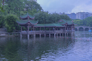 湖畔古亭 静谧水乡景致