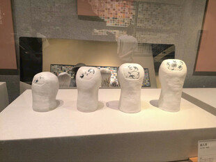 白色陶瓷头像摆件展示