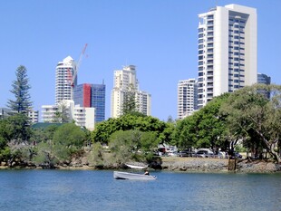 黄金海岸海滨都市风景