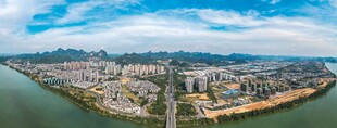 城市河畔全景风光