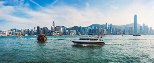 香港海滨风光船只穿梭