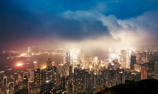 夜幕下繁华都市璀璨景观