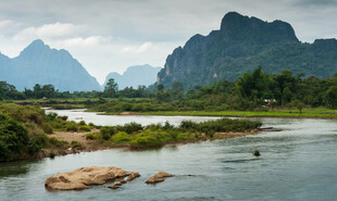 秀丽山水风光图
