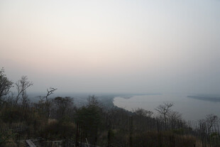 湖畔暮色风景