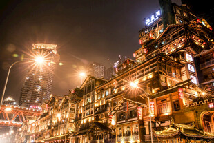 夜晚繁华街景建筑