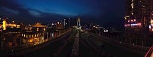 城市夜幕下的璀璨景象