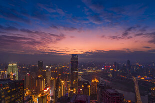 城市黄昏天际线绚丽夜景
