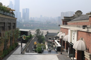 城市中复古风格街道景观