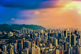 城市天际线夕阳下的繁华