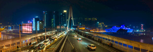 城市夜景中的繁华交通要道