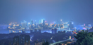 夜幕下的璀璨城市景观