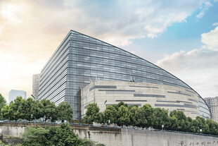 现代玻璃幕墙城市建筑